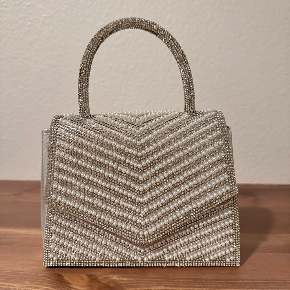 Elegant Silver Handbag